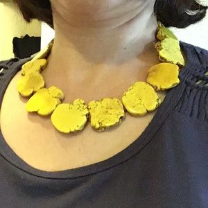 Howlite yellow necklace